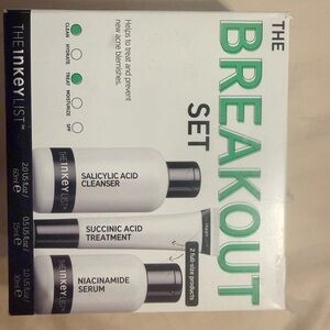 The Inkey List Breakout Set - White and Black